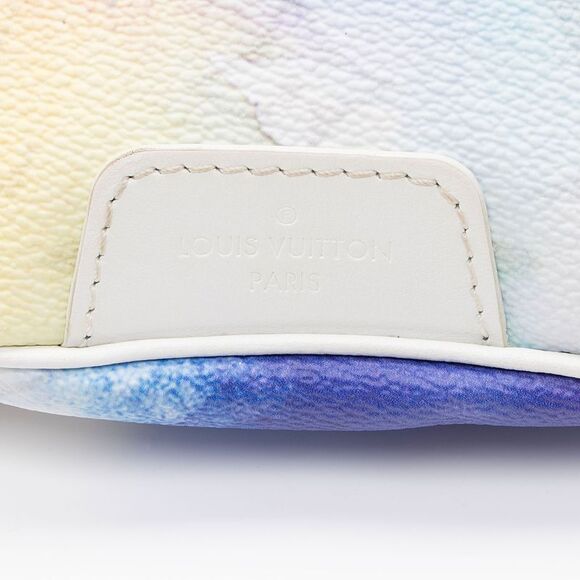 Louis Vuitton Limited Edition Monogram Watercolor Discovery Bumbag - Picture 8 of 15